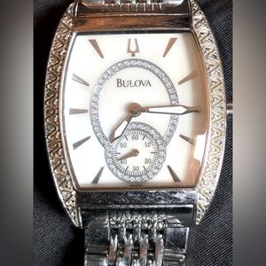 (944)Vintage Bulova Women’s watch with diamonds and MOP dial, stainless steel